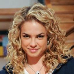 No seu olhar encontrei o motivo pra sorrir @Lua_Blanco