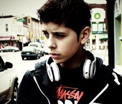 soy chilena me encanta la musica , matt hunter me gusta hacer deporte y cantar en actos matinales