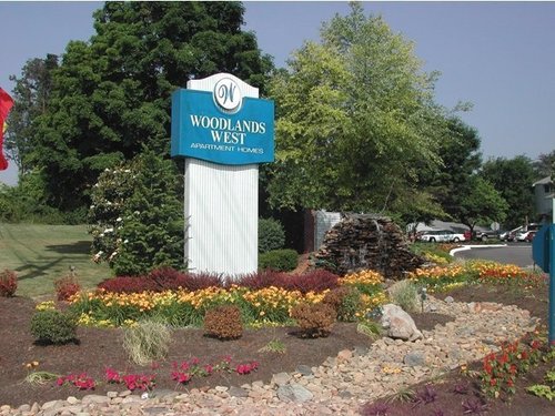 Woodlands West is conveniently located in the heart of West Knoxville with easy access to I-40.