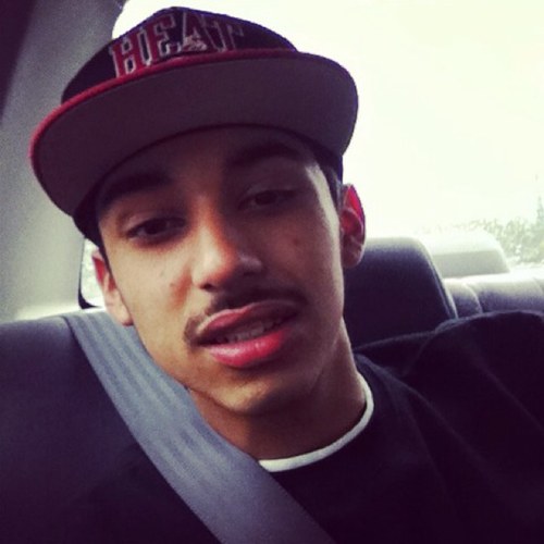 Waddup, 16 , like to chill, go to school, and relax.  
Follow and i will re-consider following back. :P