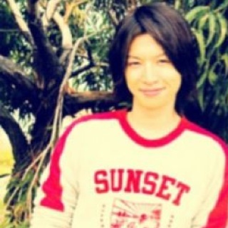 ku_rara_bot's profile picture. 某関西グループの緑なドラマ―さんのあまーい非公式妄想botです。某事務所様、そして勿論本人様とは一切関係ありません)フォローされる方はくららbot取扱説明書をご一読下さい