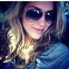 @sophiaabrahao Vejo nos seus olhos seu jeito de amar, vejo no seu jeito o prazzer de te amar!!