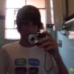 Sou Um garotto contente ccoom  a vidaa :D