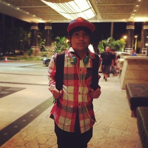 Name - Naim han 
Age - 14 
Bio - like to play game -.-