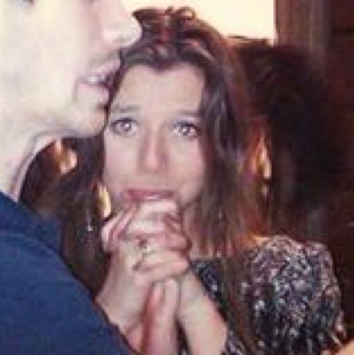 Just little ole' Eleanor Calder. Ummmmmm I'm the girl Louis Tommo. Yeahhhh don't ask.. Single {FL}