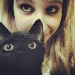 ria_bray's profile picture. Running man enthusiast, youtube nerd, and tree hugger