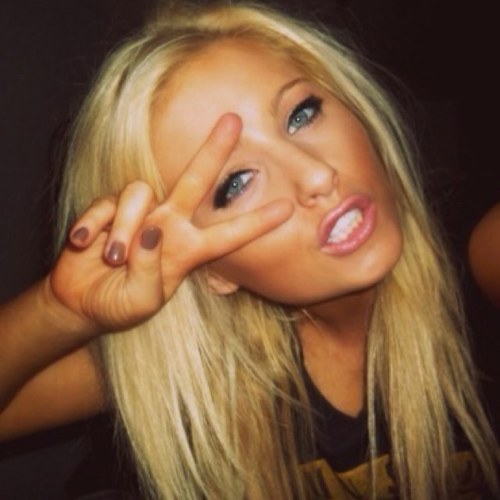 blonde_hairrr's profile picture. 