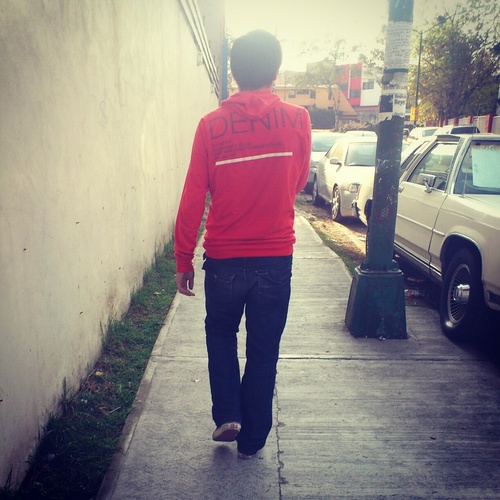 Prefiero ser odiado por lo que soy, a ser amado por lo que no soy.