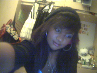 i'm 16, live in uk & likes to talk, feel free to write coz i don't really know what im doing :P x