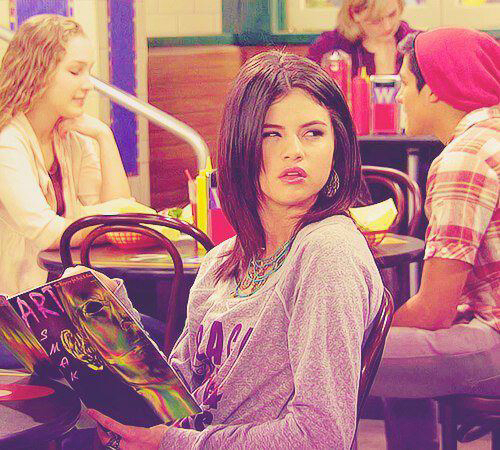 I love selena gomez more than she loves pickles♥. Justin Bieber is sexy. ok.