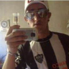 Motivos para chorar? Eu tenho... Mas eu prefiro sorrir...