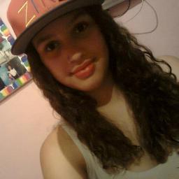 ' apenas uma menina procurando um jeito de ser feliz ;]