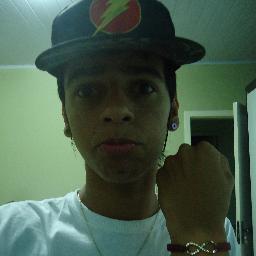 Aquele que vc fαlα mαl, pαgα-pαu e fαz iguαl '
Nαo importα o quє єu diigα,
Vocє irα vαlorizαr pєlo quє vê,
julgαr pєlo quє ouviu
e opinαr pєlo quє conhєcєu