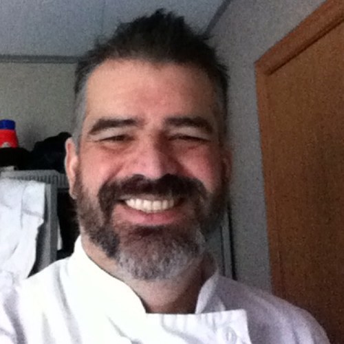 Chef,sports nut, lover of all things cheese. Sal Fasano aficionado Lonny Bohonos super-fan. Mike Foligno helmets are cool.
