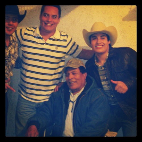 Quiro ser la razon por la cual sonries cada minuto de tu vida !