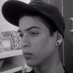 a vida e feita de escolhas e uma e axar o amigo certo