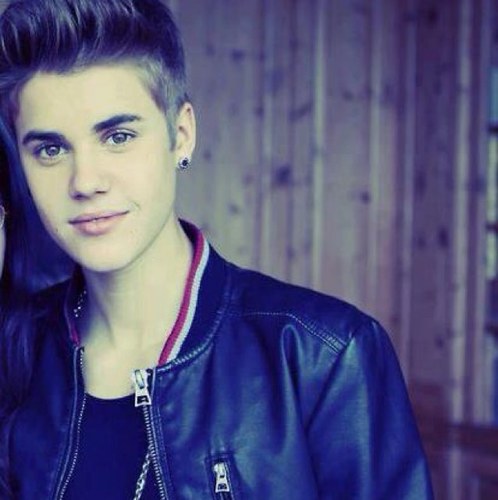 I LOVE @JustinBieber . Viendo constante Canal Viva @VivaVivaPlatina