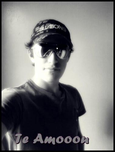 Eu não sou uma pessoa perfeita.Há muitas coisas que eu gostaria de não ter feito.Mas continuo aprendendo.