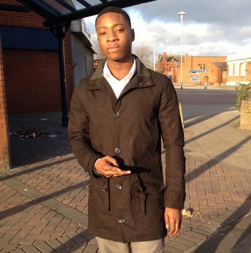 Ezzy_Talk's profile picture. Are you really reading my twitter bio? Why? Ok well I'm sorry I wasted your time not writing one. you're still reading..WHY???! #TeamMyRules