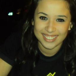 Difícil não é lutar por aquilo que se quer, e sim desistir daquilo que mais se ama (bobo marley) *----------* 
 follow  me *-----* ♥♥