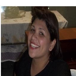 Sou complexa...Sou mistura, sou mulher com cara de menina..Me perco, me procuro e me acho..E quando necessário, enlouqueço, eu deixo rolar..