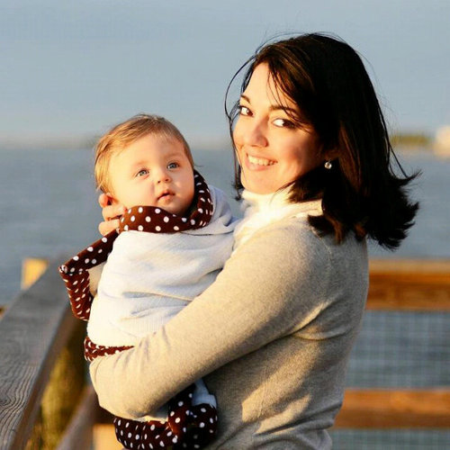 Mama de Alex y esposa de Boni, tratando de ser mamá, esposa y profesional y no morir en el intento. Me agobia la ignorancia, sobretodo vestida de altanería.