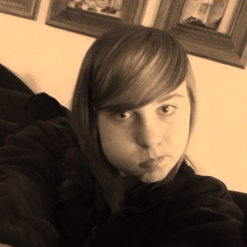 im 13 my names georgia and i LOVE JUSTIN BIEBER :)