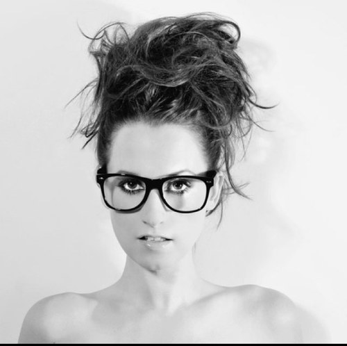 I'm Ingrid! Music comes out of the hole in my face. {FL single}