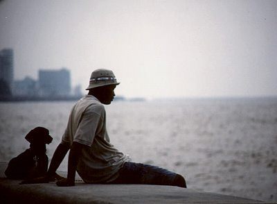 Me quiero tanto como te quiero a ti. || Tu sonrisa.