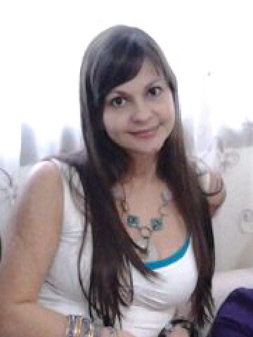 Felíz. Madre, esposa, hija. Odontólogo especialista en Endodoncia. Descubriendo la satisfacción de una vida saludable.