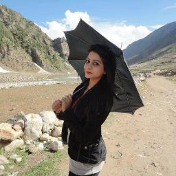 hmm.. i m just a simple girl.. i like to talk to new people.. and i m doing bba from bahria uni and #friendship #love