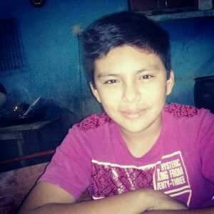 Soy de las personas que ama el futbol. #FollowMe #SiguemeYTeSigo   #Instagram: Kevinespinola_