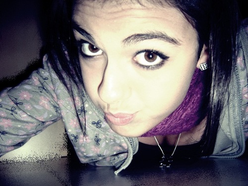 Noemi | 15 anni | Siciliana | Liceo Classico | Adoro la Marrone | Aspirante scrittrice :3