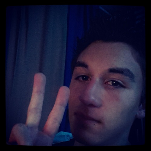 Passionné de Nouvelle Technologies / #GEEK #EtudiantS / Une partie de ma vie sur mon PC ;-) / #TeamgalaxyS3 / #Alarechedelhommedesavie #followback #directioner