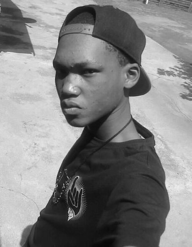 I,m a reflection on a mirror bt yet to figure who,s on the other side  #teamfollowback #longLiveSteelo
