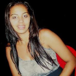 Sou ciumenta, boba, insegura, chorona, mandona, orgulhosa, irônica, sonhadora, exagerada e dramática. Gostou ? Follow-me
