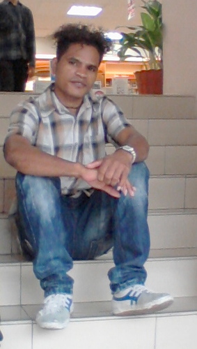 *Happy is the person most people who do not have reason to be a happy.*