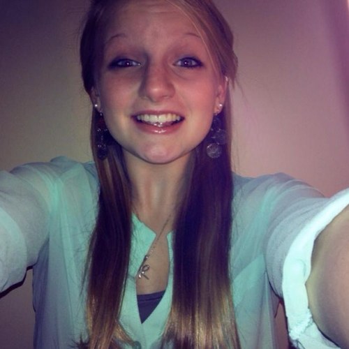 Freahman at ghs. @WaddaRush13 is my bestfriend. Family, friends and rowing is my life. #TeamAthlete