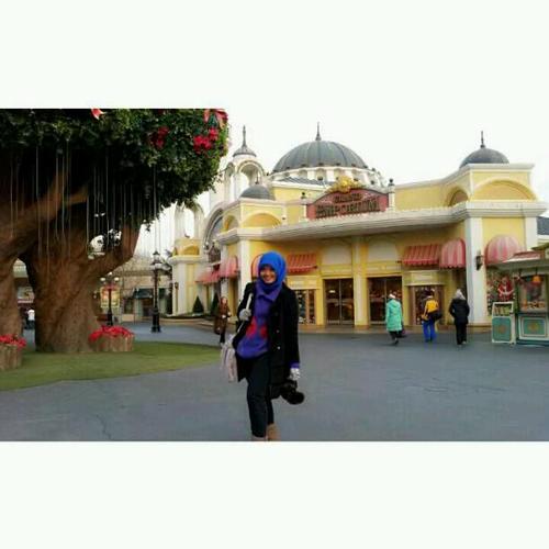 Chocolate and ice cream holic,a dreamer,doctor wanna be,love momeh | instagram,line,path: rddiahmutmainah
