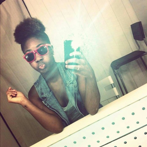 L_VEisINtheHAIR's profile picture. 