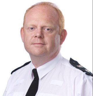 I am a Chief Superintendent for West Midlands Police. Do not use Twitter to report crime. Contact 999 in an emergency or 101 in a non-emergency.