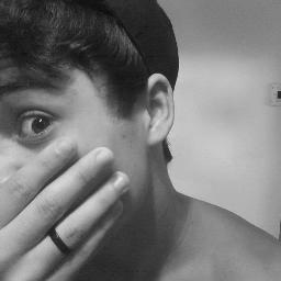 Quer descobrir quem eu sou ? é só seguir que eu seguirei de volta .-. fã do cantor Brasileiro @luansantana