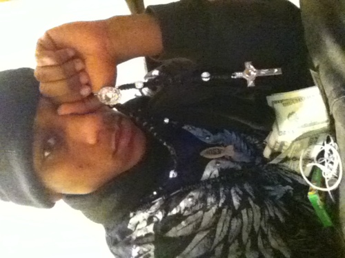 bWhitt, from saginaw michigan, i dance a lil bit, bt other then that i just be chilling with the fam i dnt do nothing major tho. im an average teenager getn it