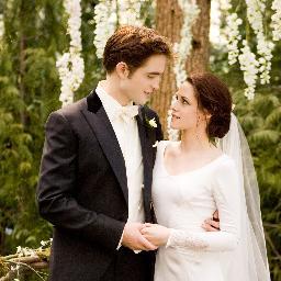 fs_saga's profile picture. E assim, alegremente, continuamos aquela parte pequena e perfeita de nossa eternidade.