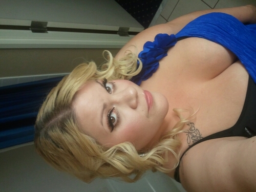 Hon3y211's profile picture. 