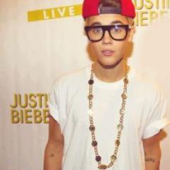 @justinbieber Jυѕtin has inѕpιrєd мє, мαdє mє cry, мαdє мє fєєl ѕpєcιαl, мαdє мє ѕмιlє & lαυɢн. But мost of αll, Jυѕtin bιєbєr мαdє мє α вєttєr мє
