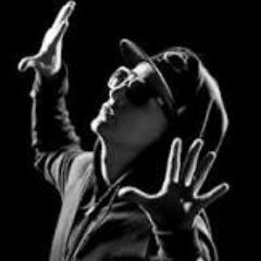 Im Rob Dyrdek an American professional skateboarder, actor, entrepreneur, producer, and reality TV star. Hit Me Up.