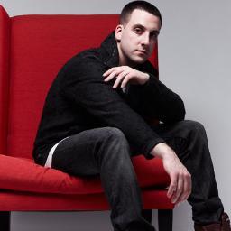 EVERYONE FOLLOW @realmikelembo he is the best artist out there