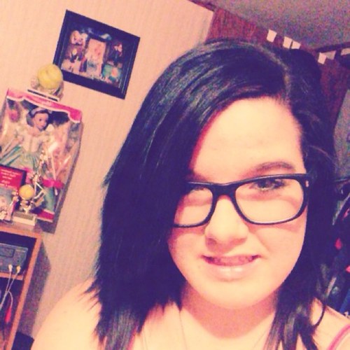 Freshman . Im 15 . My best friends know im completly insane . (: