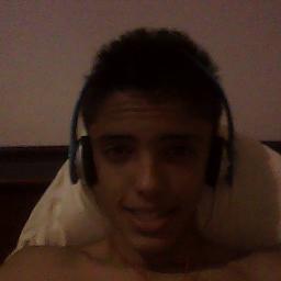 Eu nao sei o caminho do sucesso.Mas concerteza o do fracasso é tentar agradar a todos!!!!!!!!